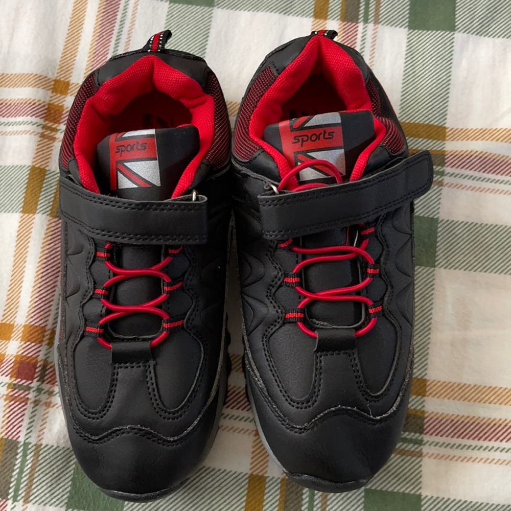 Women’s shoes, black/ red color, size 37 UK~5.5US, brand new never worn - Picture 1 of 6